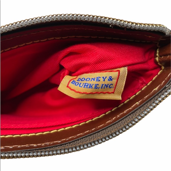 Dooney & Bourke | Belvedere Large Slim Leather Wristlet In Taupe - Picture 7 of 10